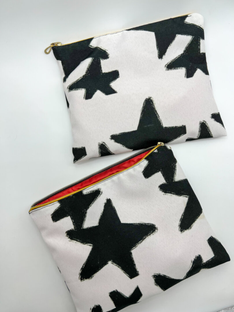 კოსმეტიკის ჩანთა \Cosmetic Bag (Black Stars)